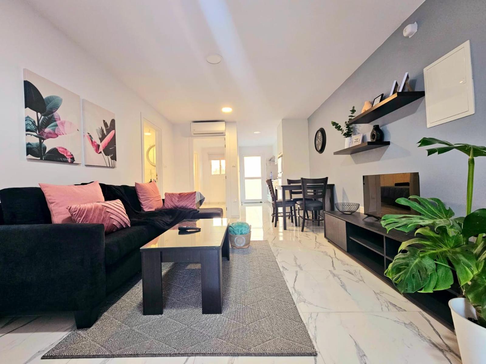 1Bd Beach Apartment Пафос Экстерьер фото